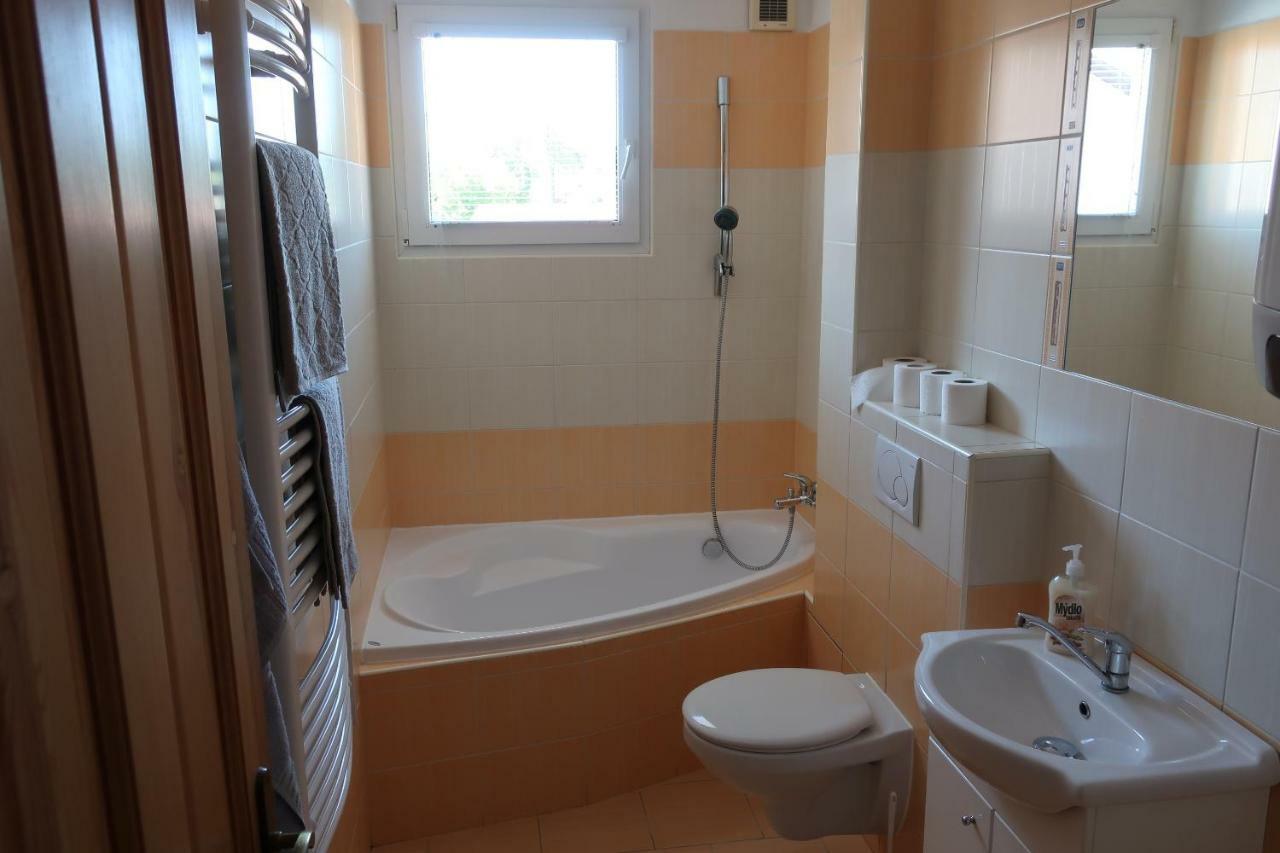 TřeboňApartman 819公寓 外观 照片